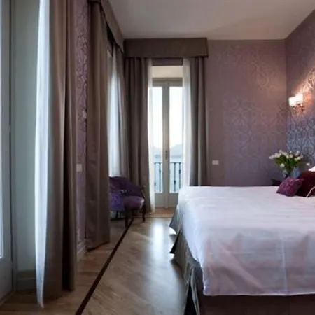 Hotel Flori 4*